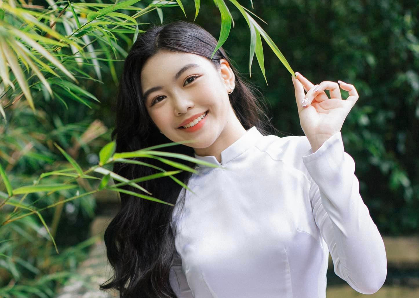 Bà xã Quyền Linh khoe thành tích học tập đáng nể của con gái 