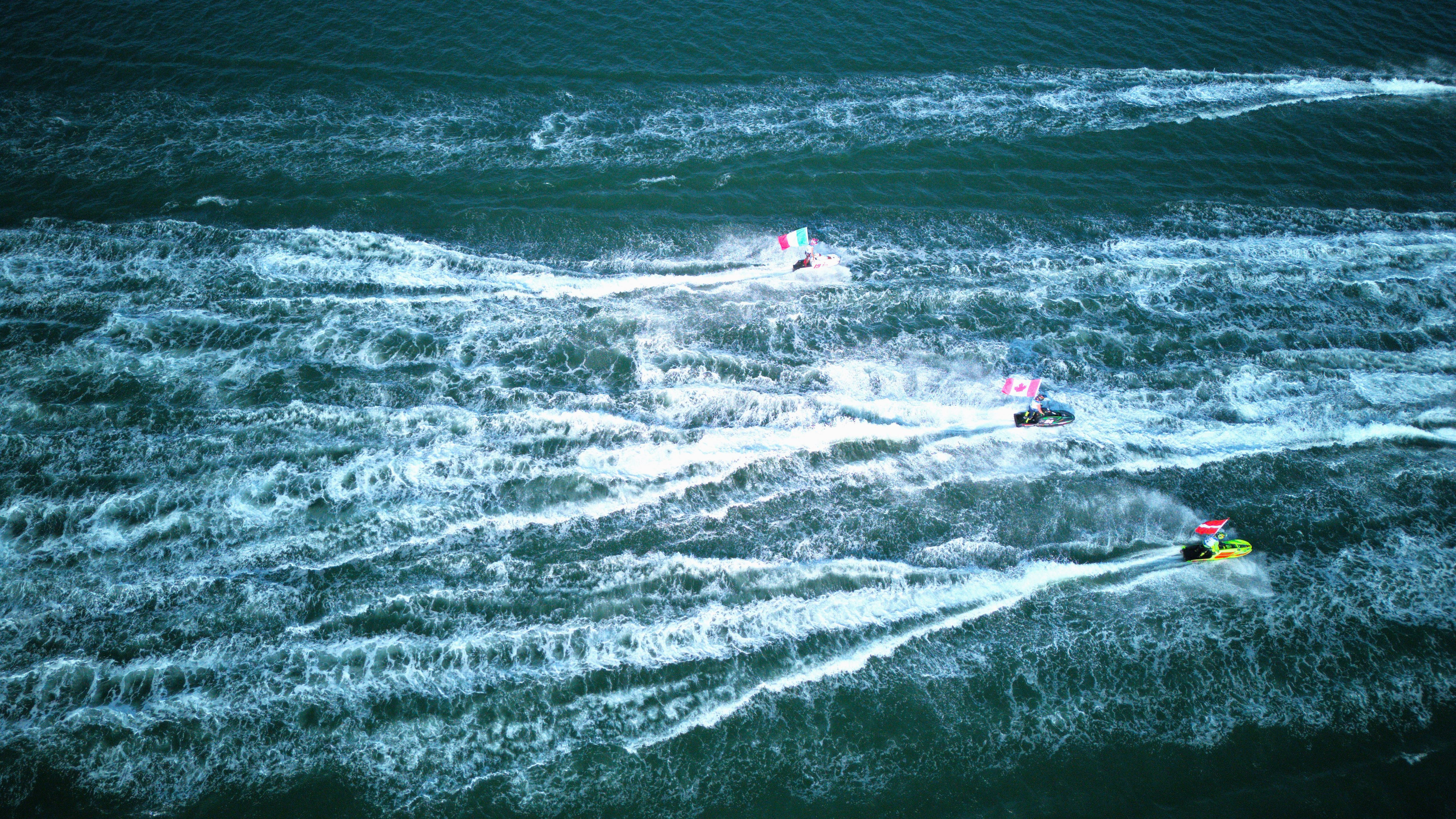  Ấn tượng ngày mở màn Giải vô địch thế giới mô tô nước ở Bình Định