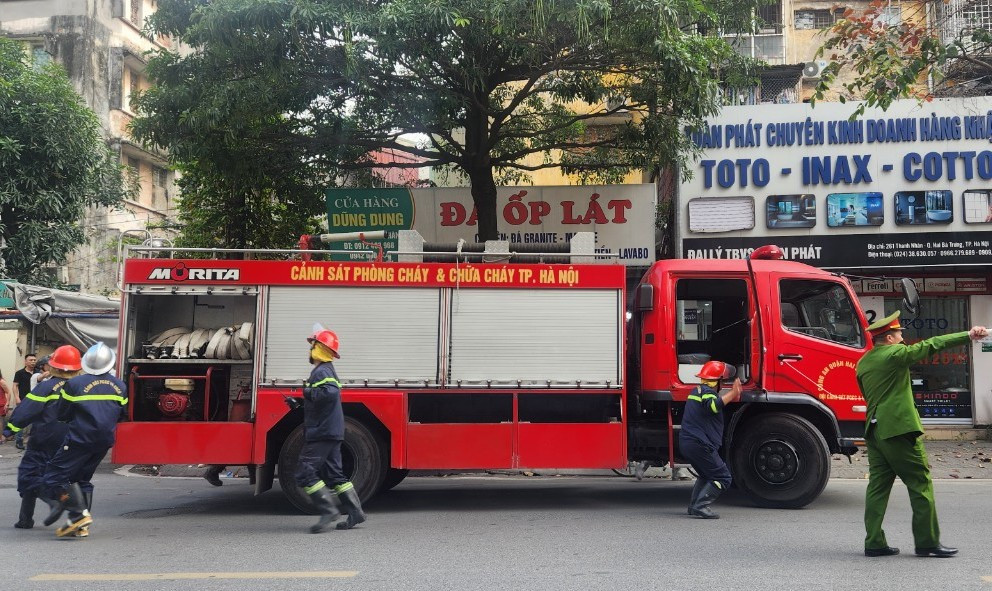  Hà Nội: Cháy ngôi nhà 3 tầng ở phố Thanh Nhàn
