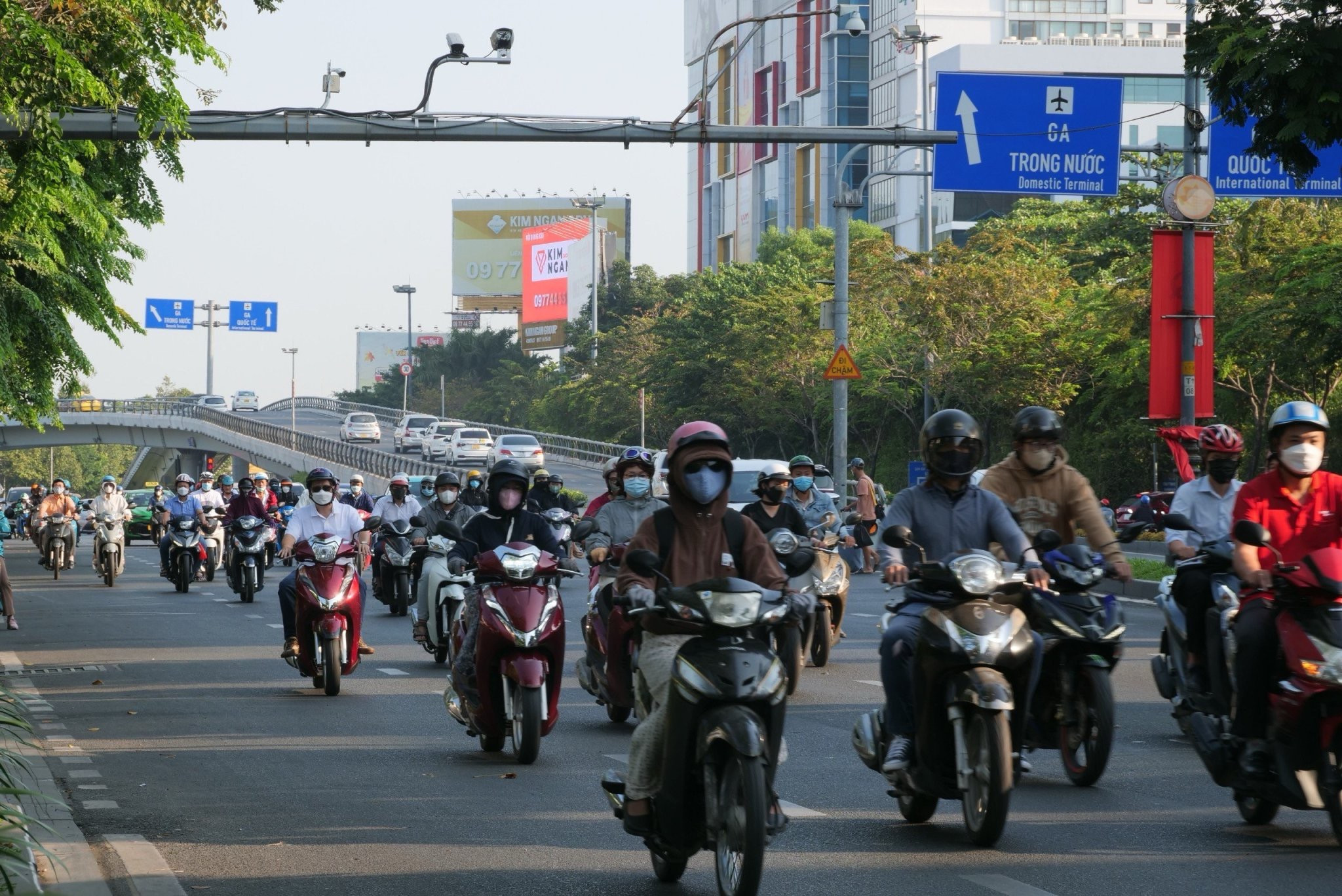 Dự báo thời tiết TP.HCM hôm nay 25/3: Nắng nóng, lượng UV ở mức rất nguy hại