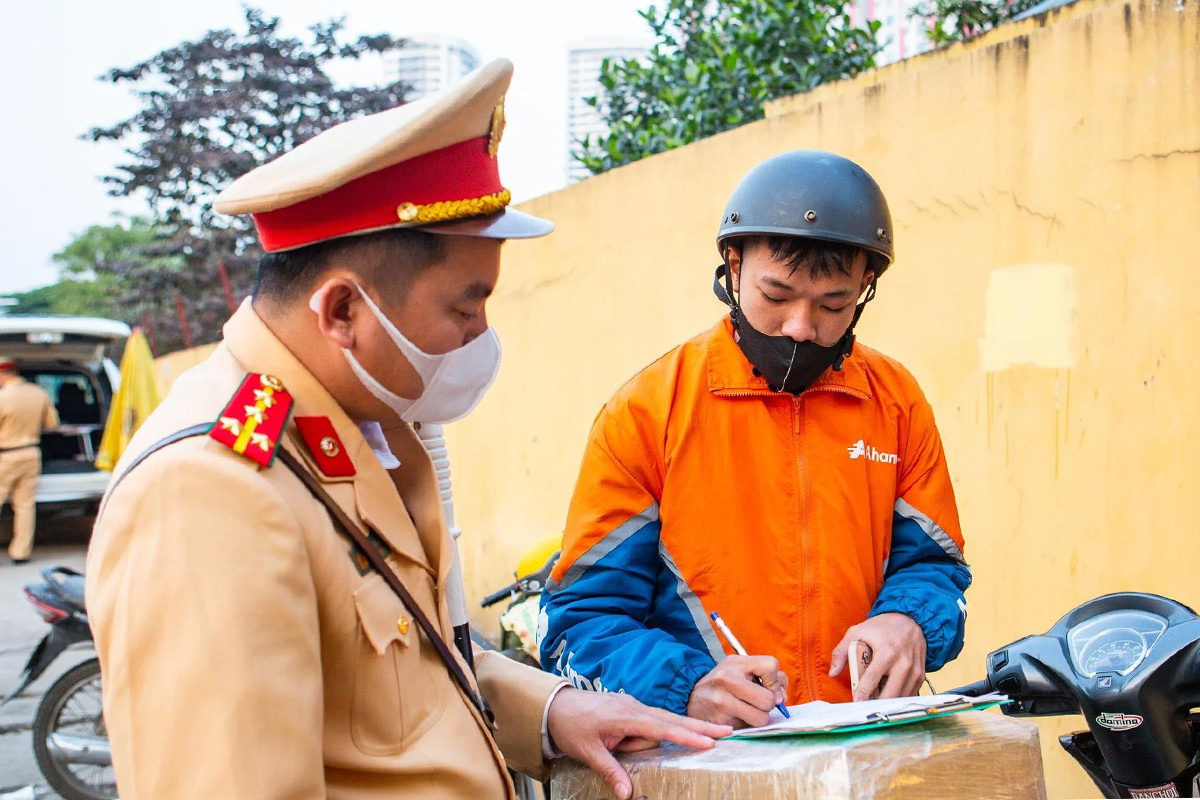 Bỏ đề xuất cảnh sát giao thông được trích lại 70% tiền xử phạt