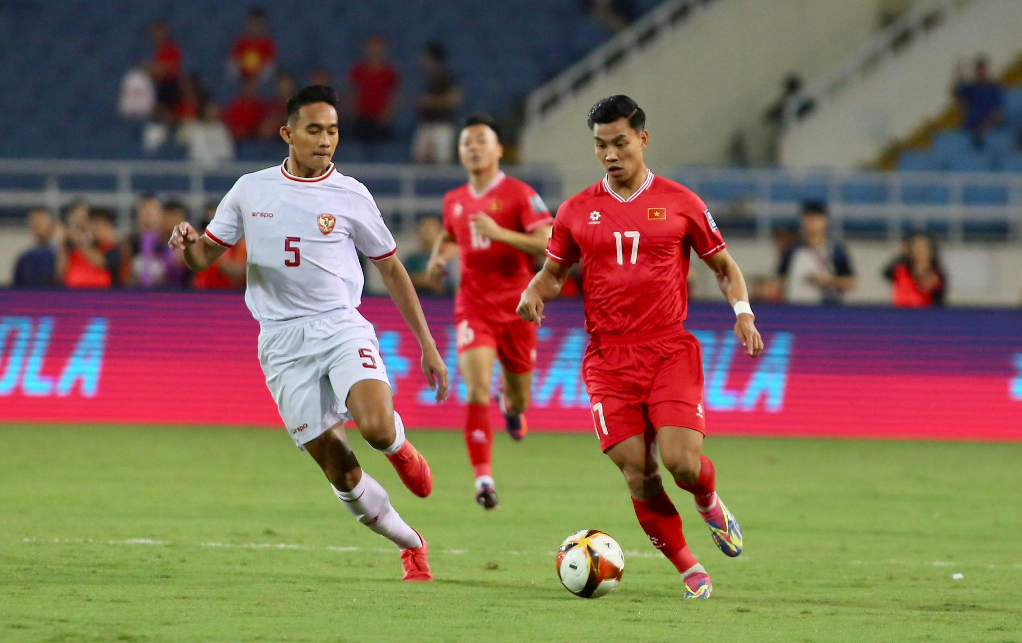 Sao nhập tịch Indonesia ghi bàn dễ dàng, tuyển Việt Nam bị dẫn 0-2