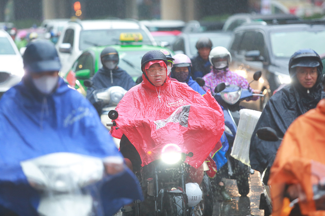 Dự báo thời tiết ngày 28/3: Miền Bắc xuất hiện mưa rào và dông, đề phòng mưa đá