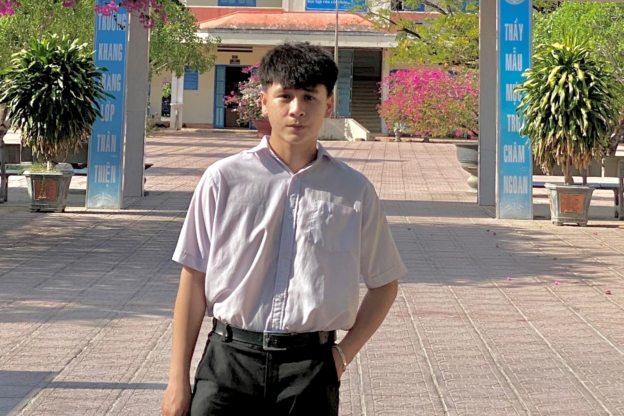 Nam sinh 18 tuổi trả 490 triệu đồng cho người chuyển khoản nhầm