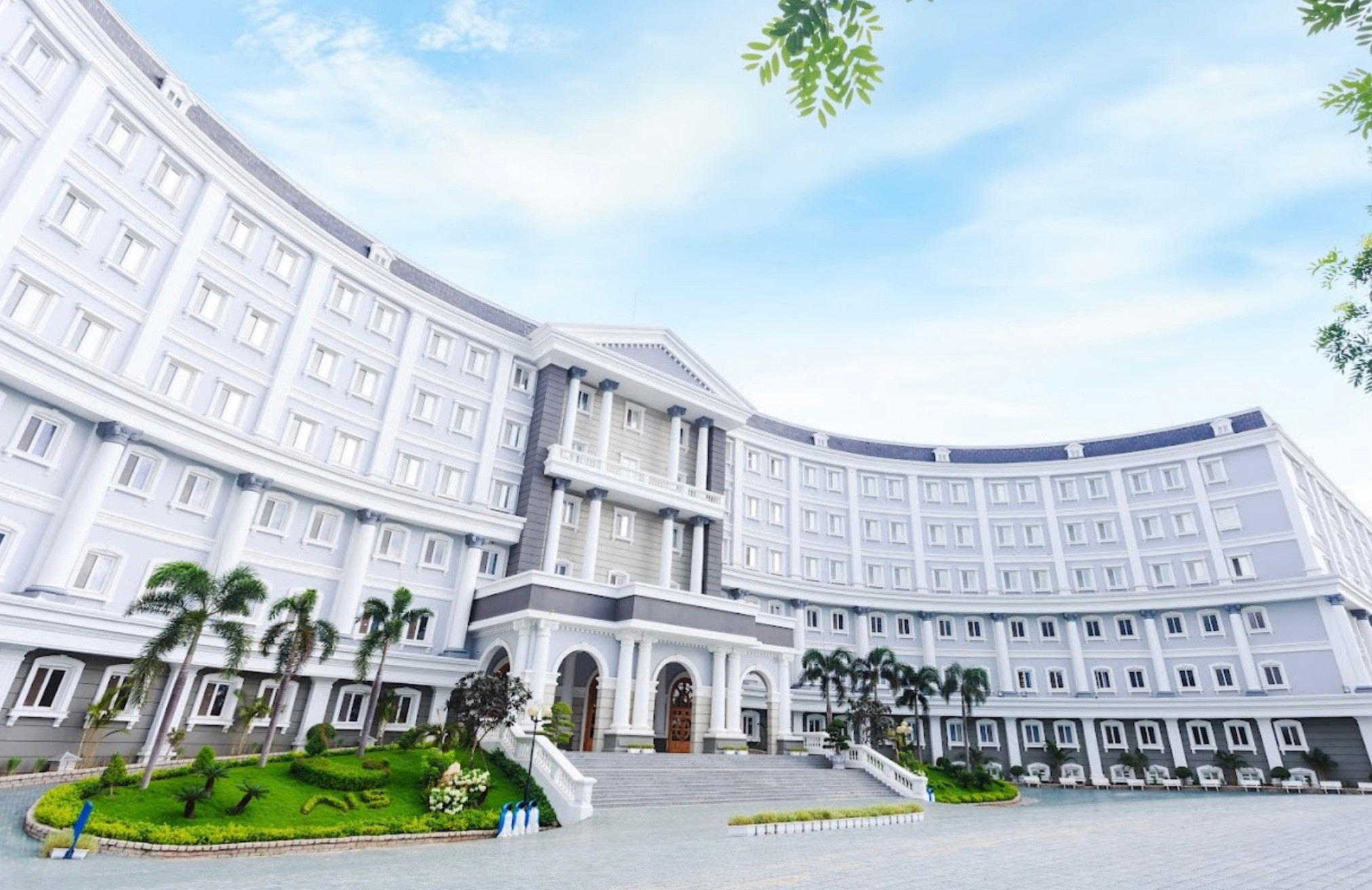 Chủ tịch Phan Văn Mãi: Học sinh AISVN phải được trở lại trường chậm nhất vào 8/4