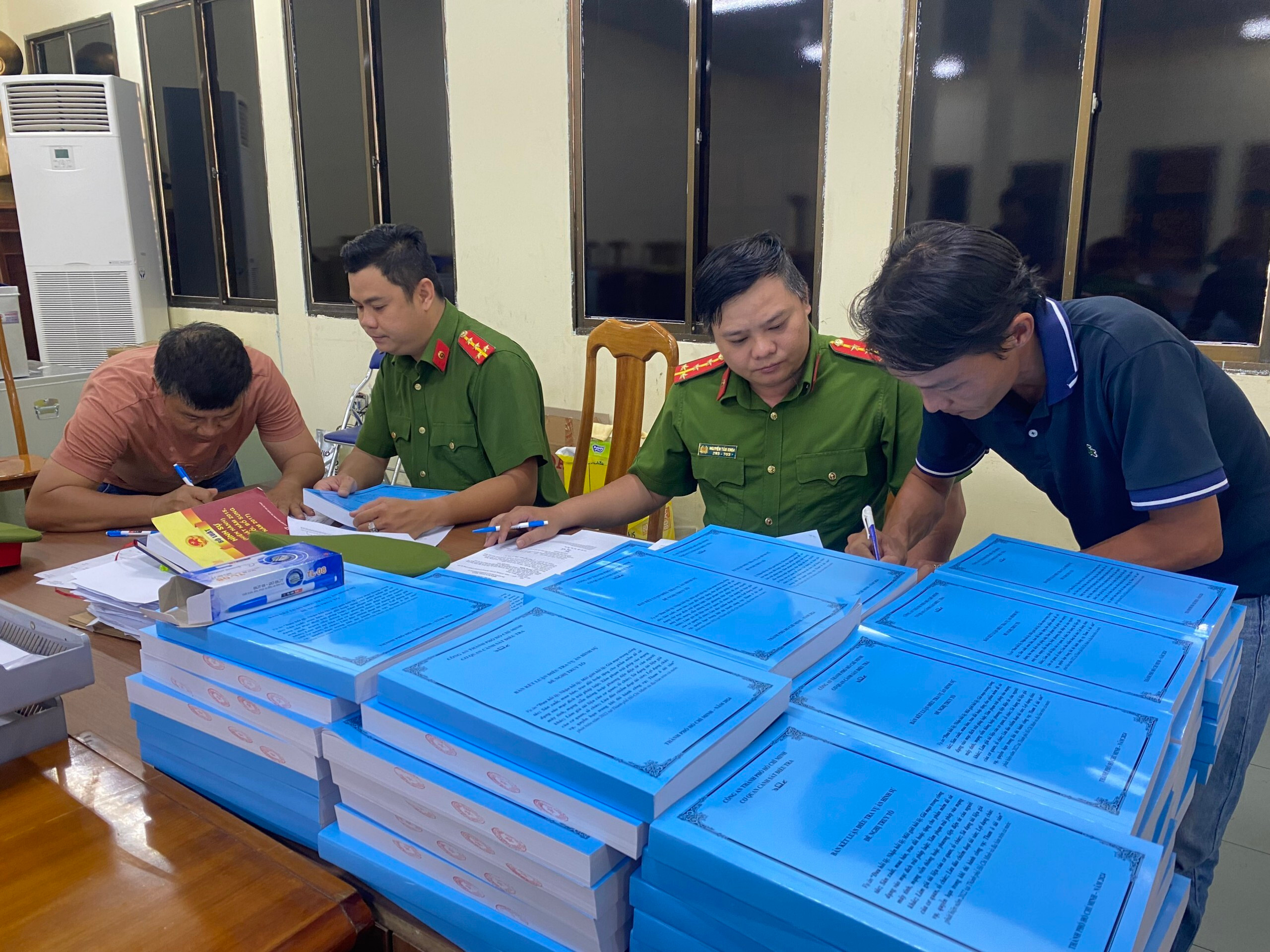 Phó Giám đốc trung tâm đăng kiểm tự thú, tố cáo cựu Cục trưởng Cục Đăng kiểm 