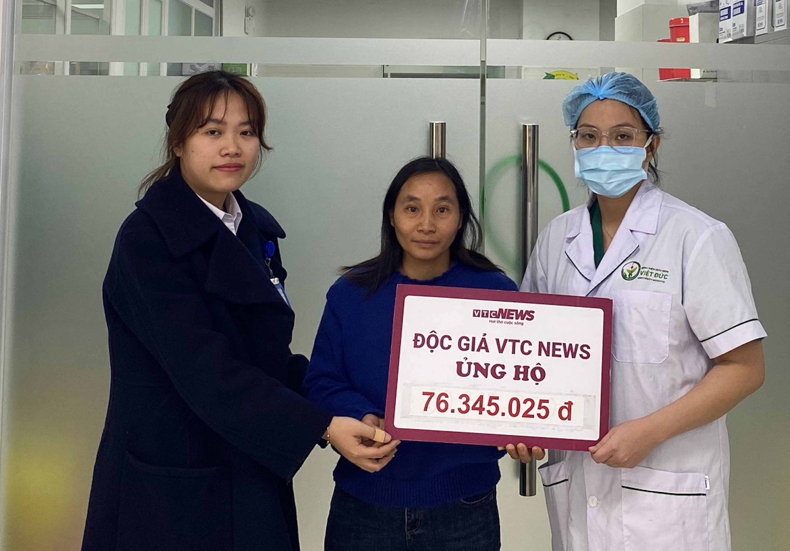 Trao gần 80 triệu đồng cho gia đình người đàn ông bị tai nạn hôn mê sâu 