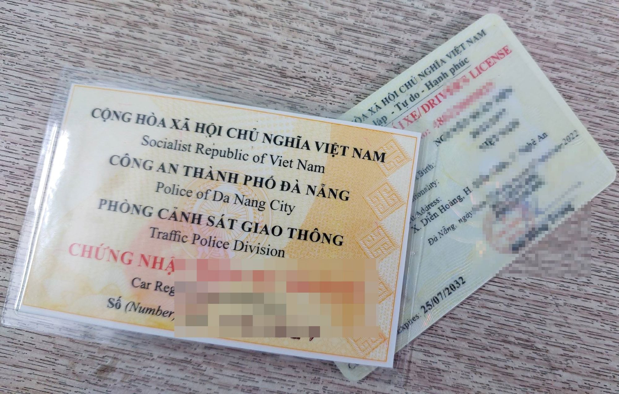 Làm lại đăng ký xe và bằng lái xe máy ở đâu?