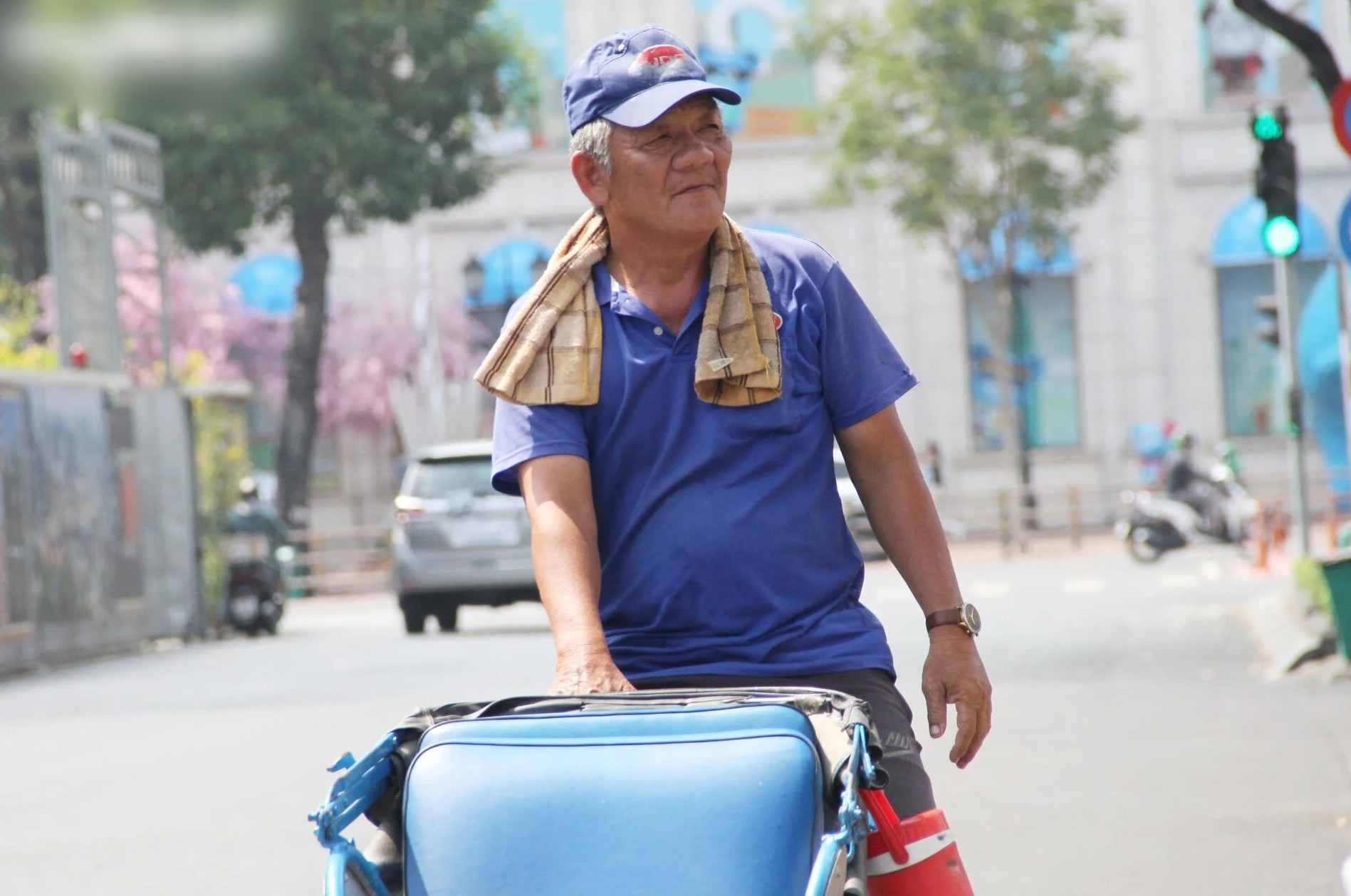 Cảnh báo nắng nóng tháng 4 ở TP.HCM, nhiệt độ có lúc trên 38 độ C