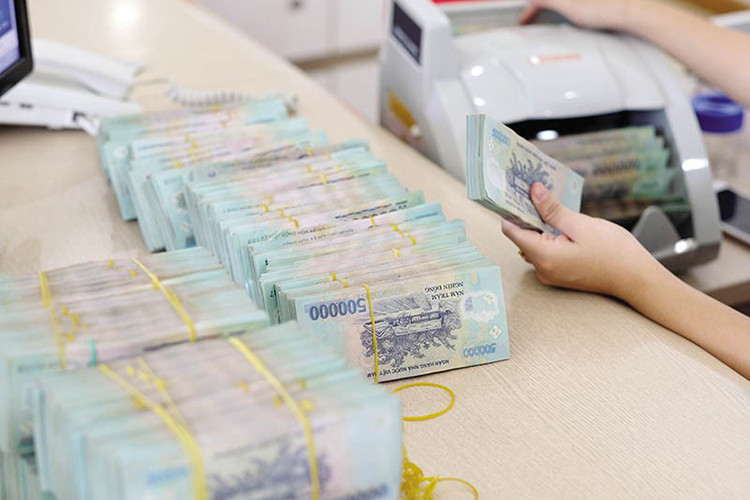 Tăng trưởng tín dụng mới đạt 0,9%, Thủ tướng yêu cầu giảm lãi suất cho vay