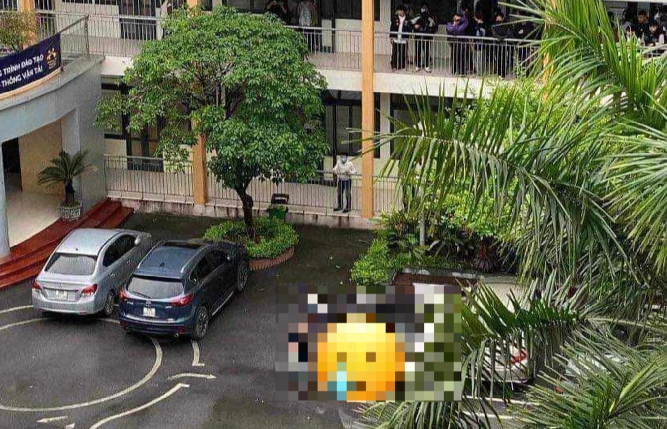 Sinh viên năm cuối Đại học Công nghệ Giao thông vận tải ngã từ tầng 5 xuống