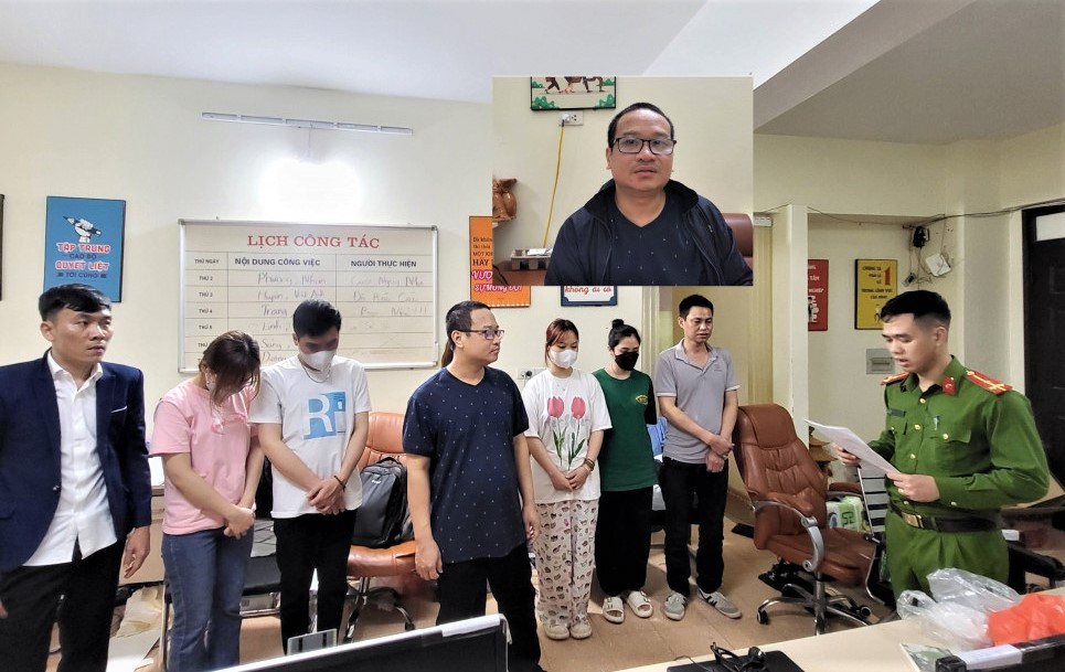 Phá đường dây mua bán điện thoại giả, chiếm đoạt hơn 90 tỷ đồng