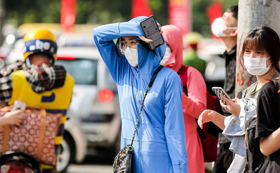 Dự báo thời tiết ngày mai 20/4: Nắng nóng cả nước, đề phòng dông lốc chiều tối