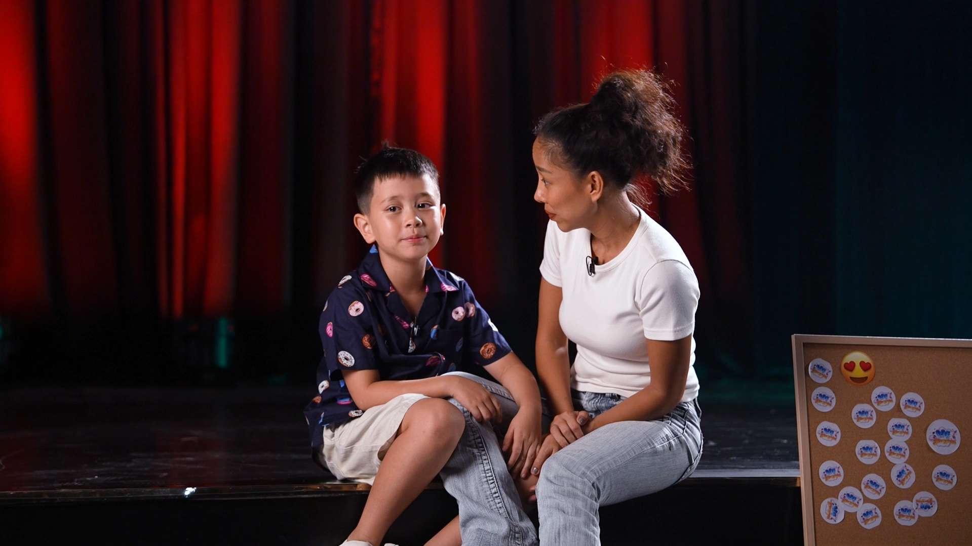 Nữ ca sĩ 'xấu lạ' được con trai khuyên bỏ nghề để làm diễn viên hài