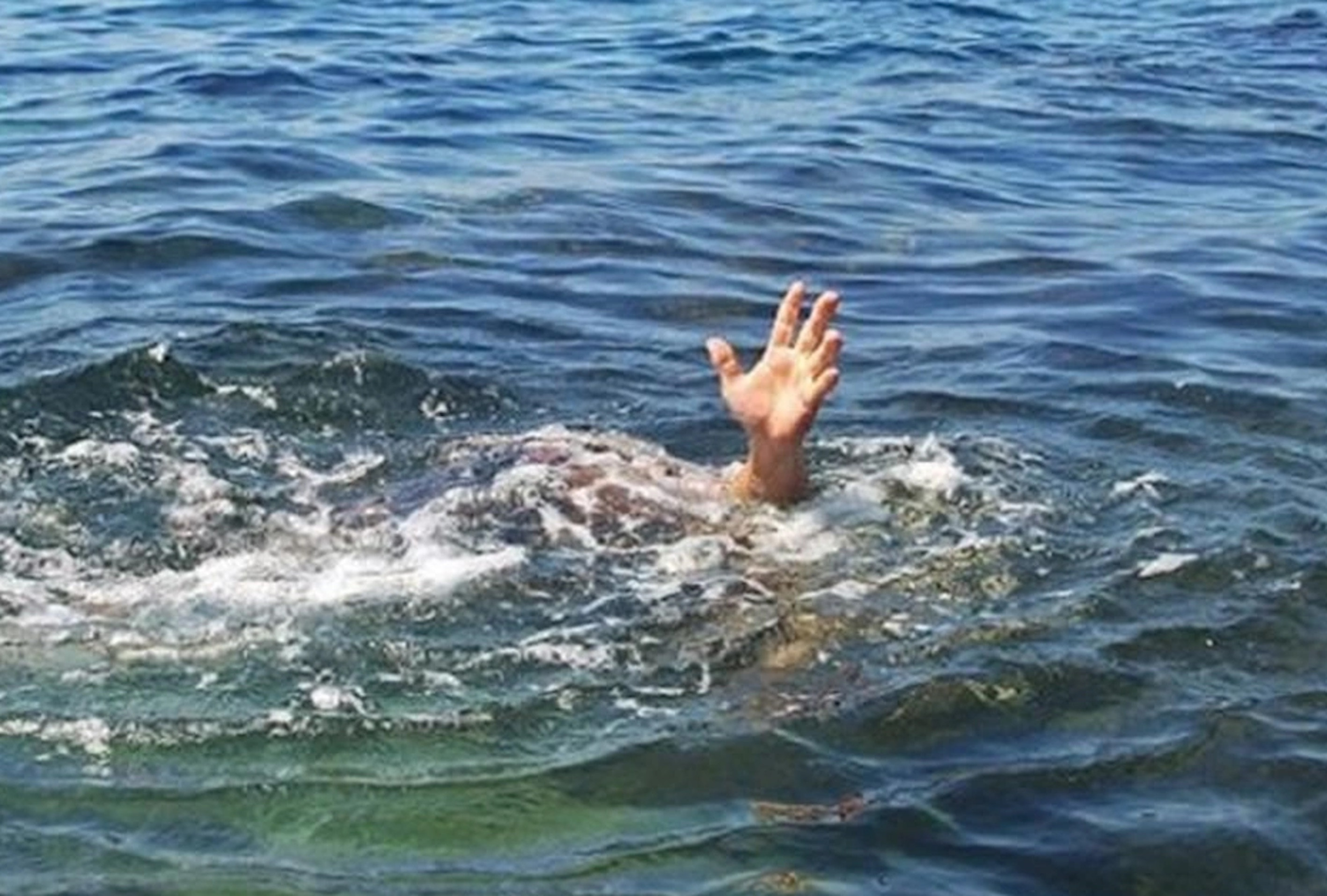 Thả lưới ở khe suối, 2 anh em chết đuối thương tâm