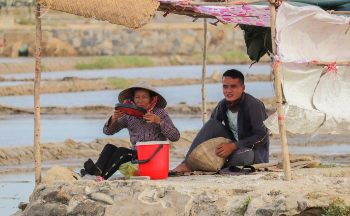 Miền Trung hôm nay trên 40 độ C, ngày mai nắng nóng gay gắt toàn vùng