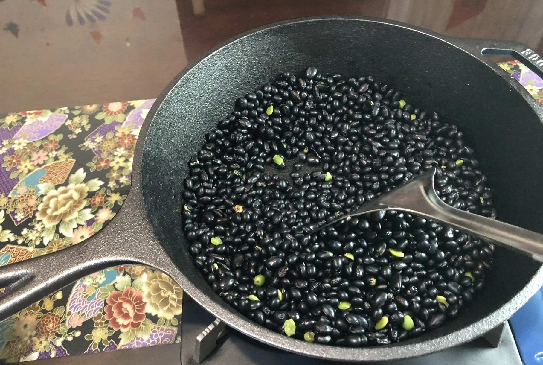 Uống nước đỗ đen rang mỗi ngày có tốt?