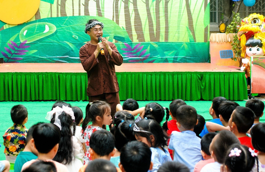 Thưởng tiền cho nam sinh chọn ngành mầm non, ĐH Sư phạm Đà Nẵng lý giải 