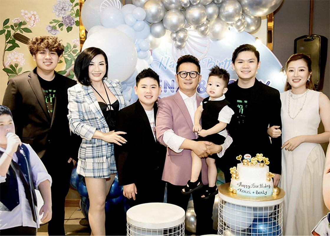 Bằng Kiều: Mẹ, bạn gái và vợ cũ lo liệu mọi chuyện để tôi tập trung làm nghề