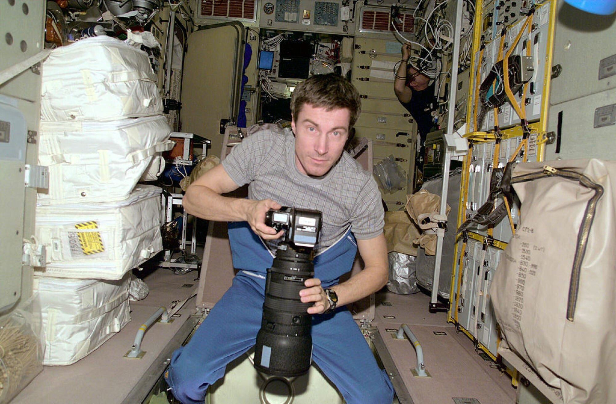 Phi hành gia mắc kẹt trên vũ trụ, trở thành 'công dân Liên Xô cuối cùng'