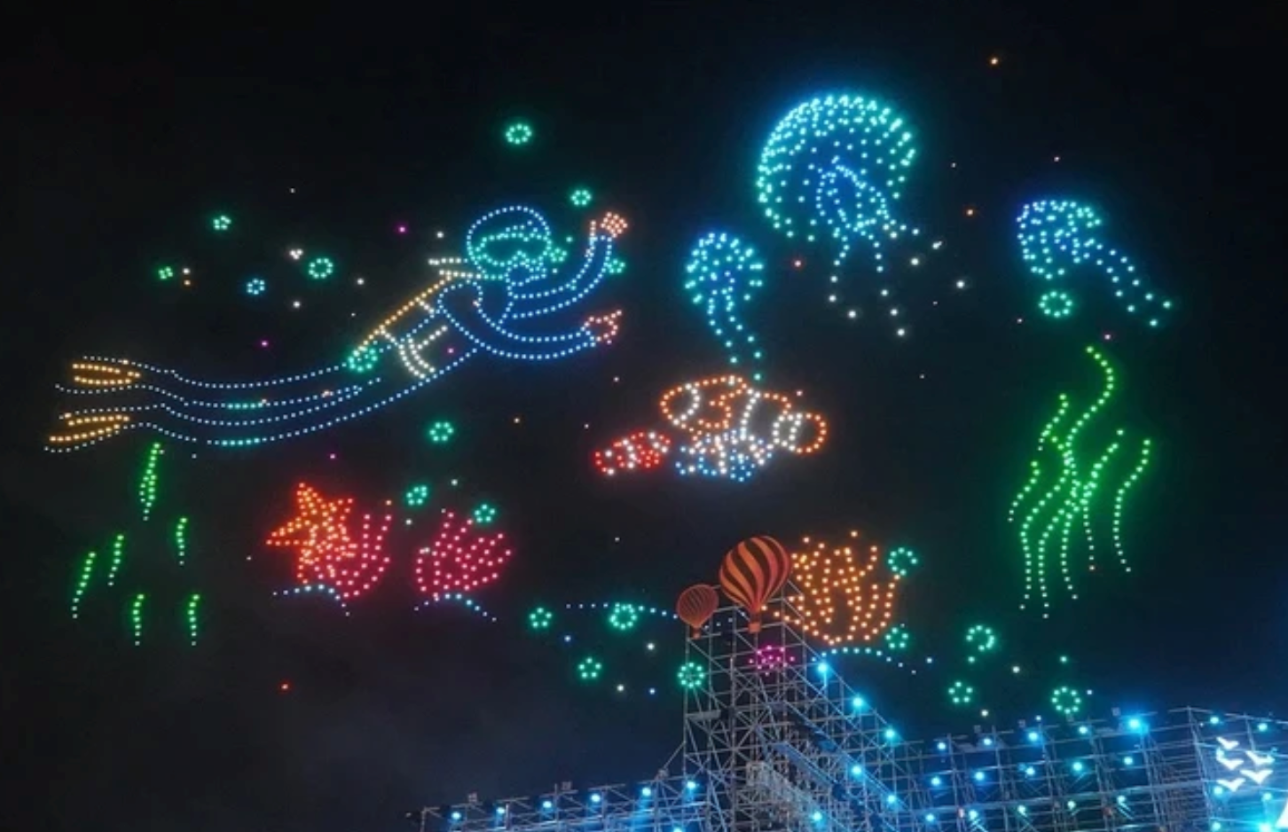 Mãn nhãn hình ảnh 2.300 máy bay không người lái thắp sáng Carnaval Hạ Long 2024