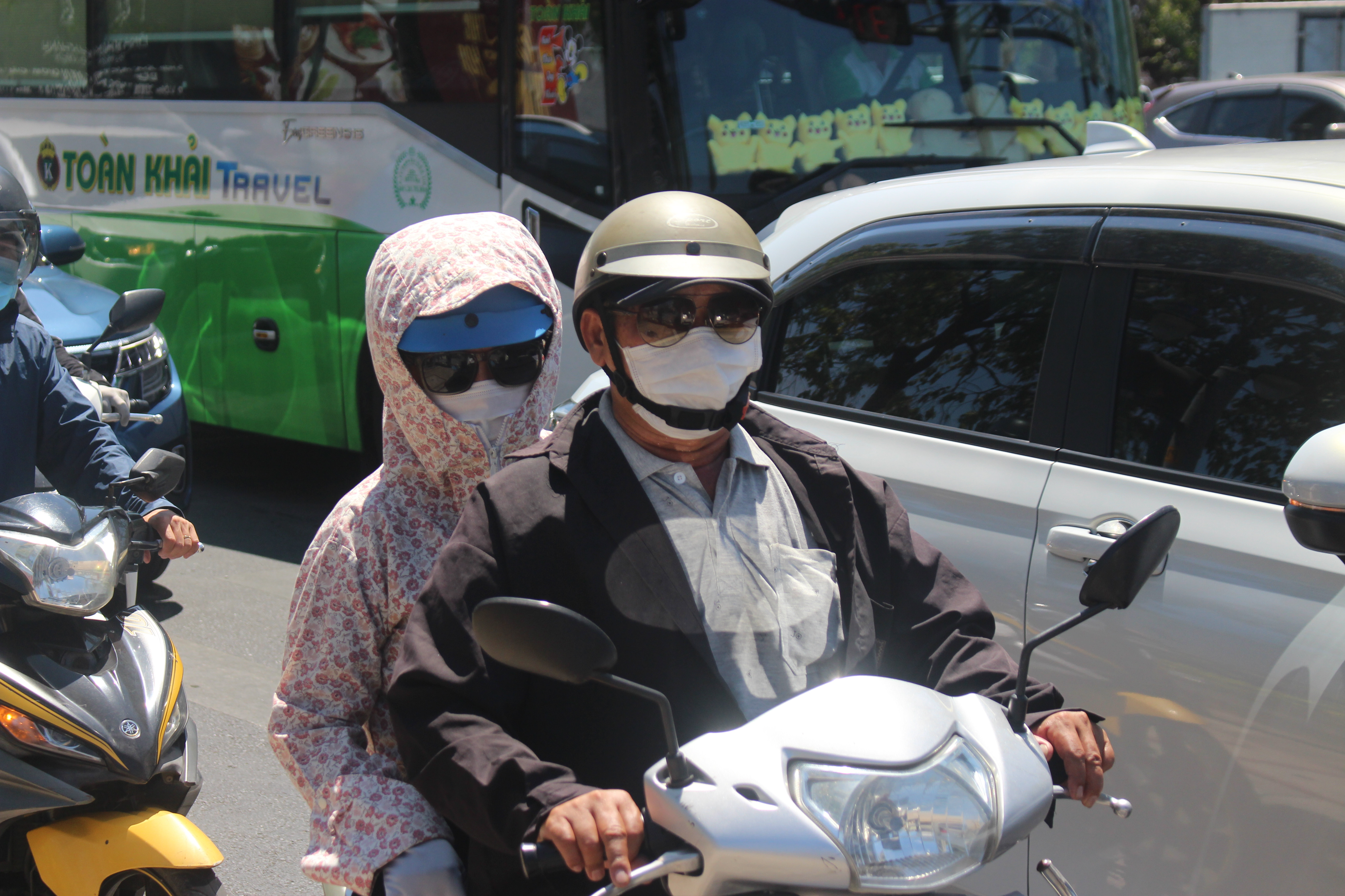 Thời tiết TP.HCM hôm nay 28/4: Nắng nóng gay gắt, chỉ số UV cao