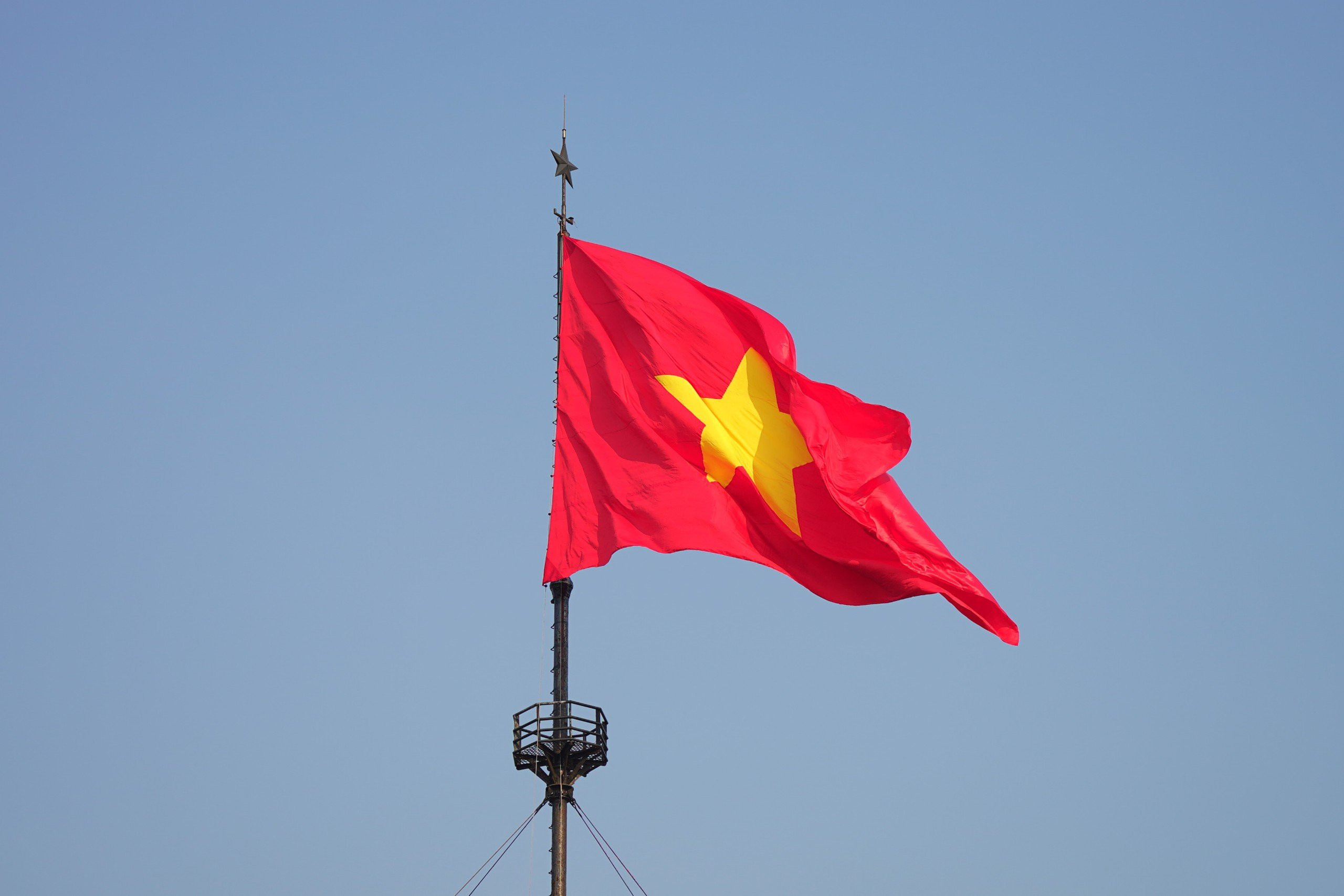 Lễ thượng cờ 'Thống nhất non sông' ở Đôi bờ Hiền Lương - Bến Hải