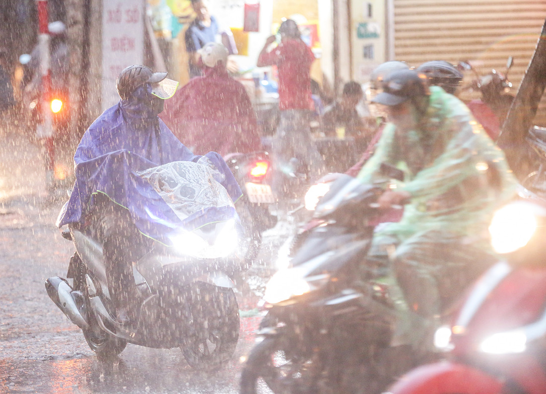 Dự báo thời tiết ngày mai 5/5: Bắc Bộ ngày nắng gián đoạn, chiều tối mưa dông