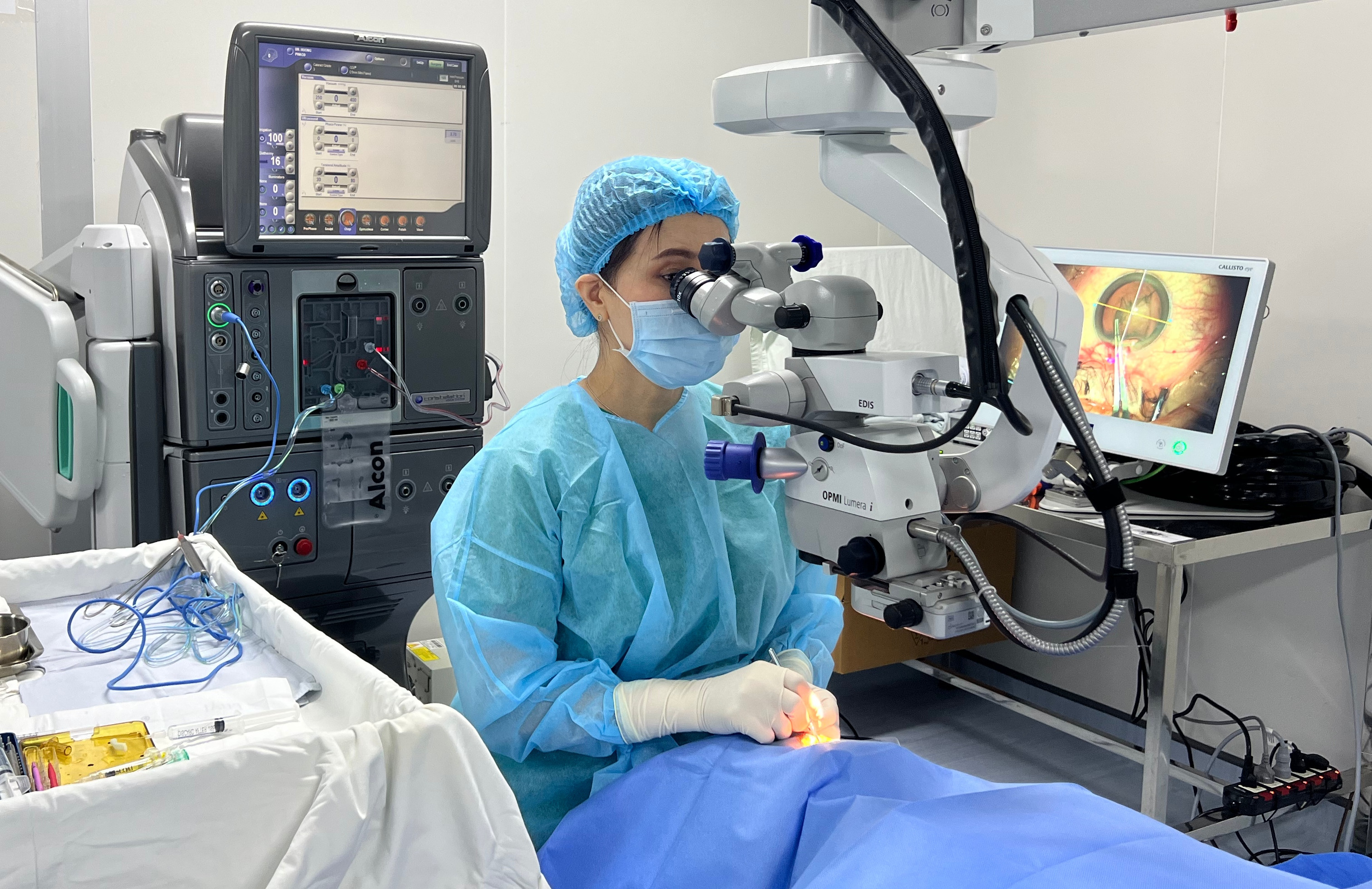 Bác sĩ chỉ mẹo tăng thị lực cho mắt với quy tắc 20-20-20  