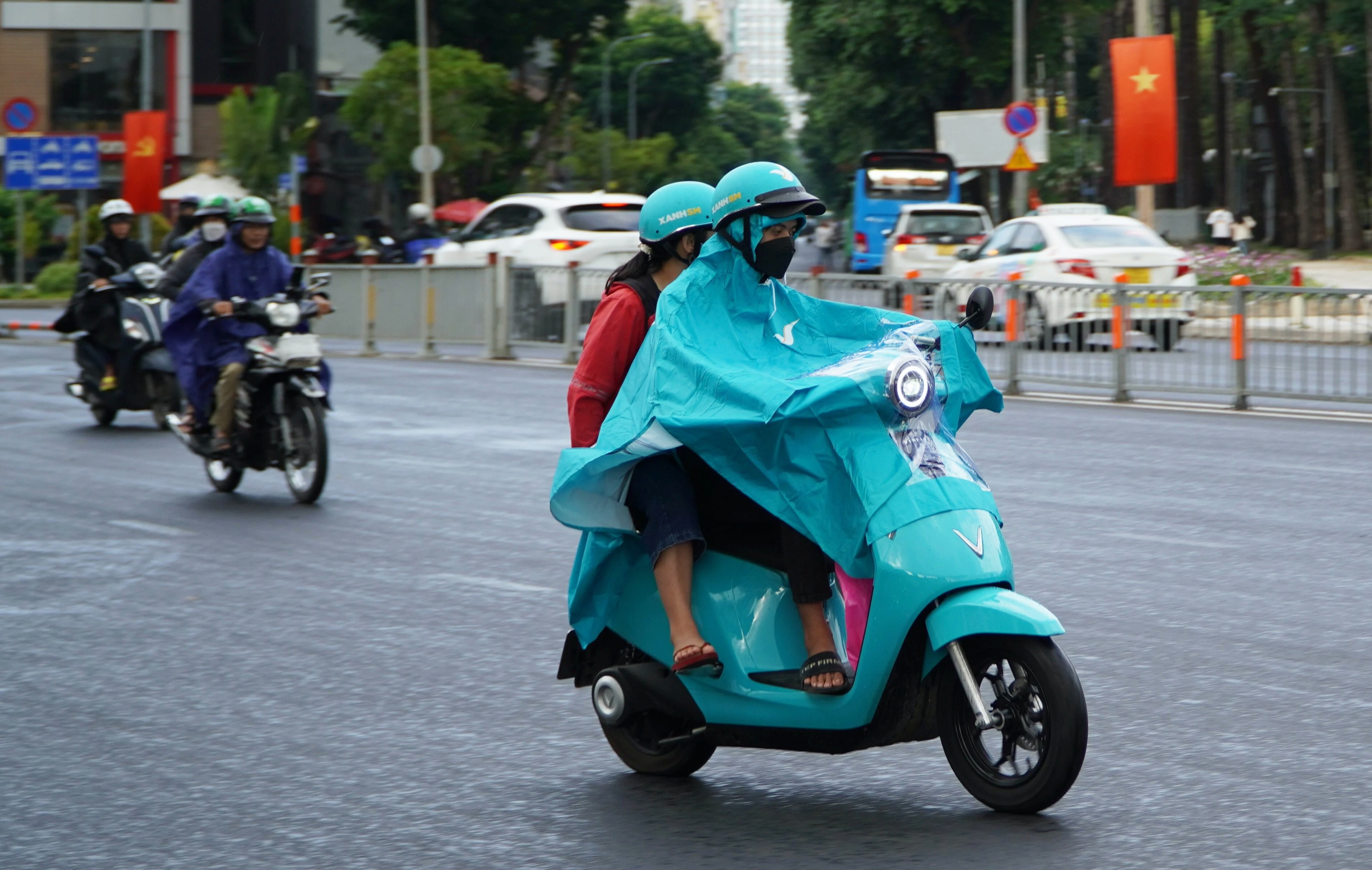 Thời tiết TP.HCM hôm nay 5/5: Trưa nắng nóng, chiều mưa dông