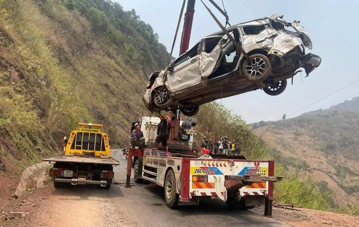Ô tô lao xuống vực sâu gần 70m, gia đình 5 người thoát chết thần kỳ ở Điện Biên