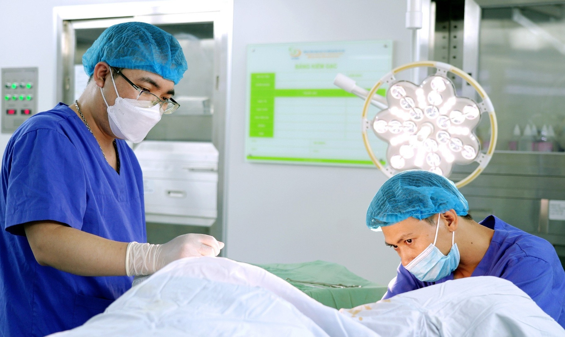 Gặt 'trái ngọt' sau hơn một thập kỷ mong con