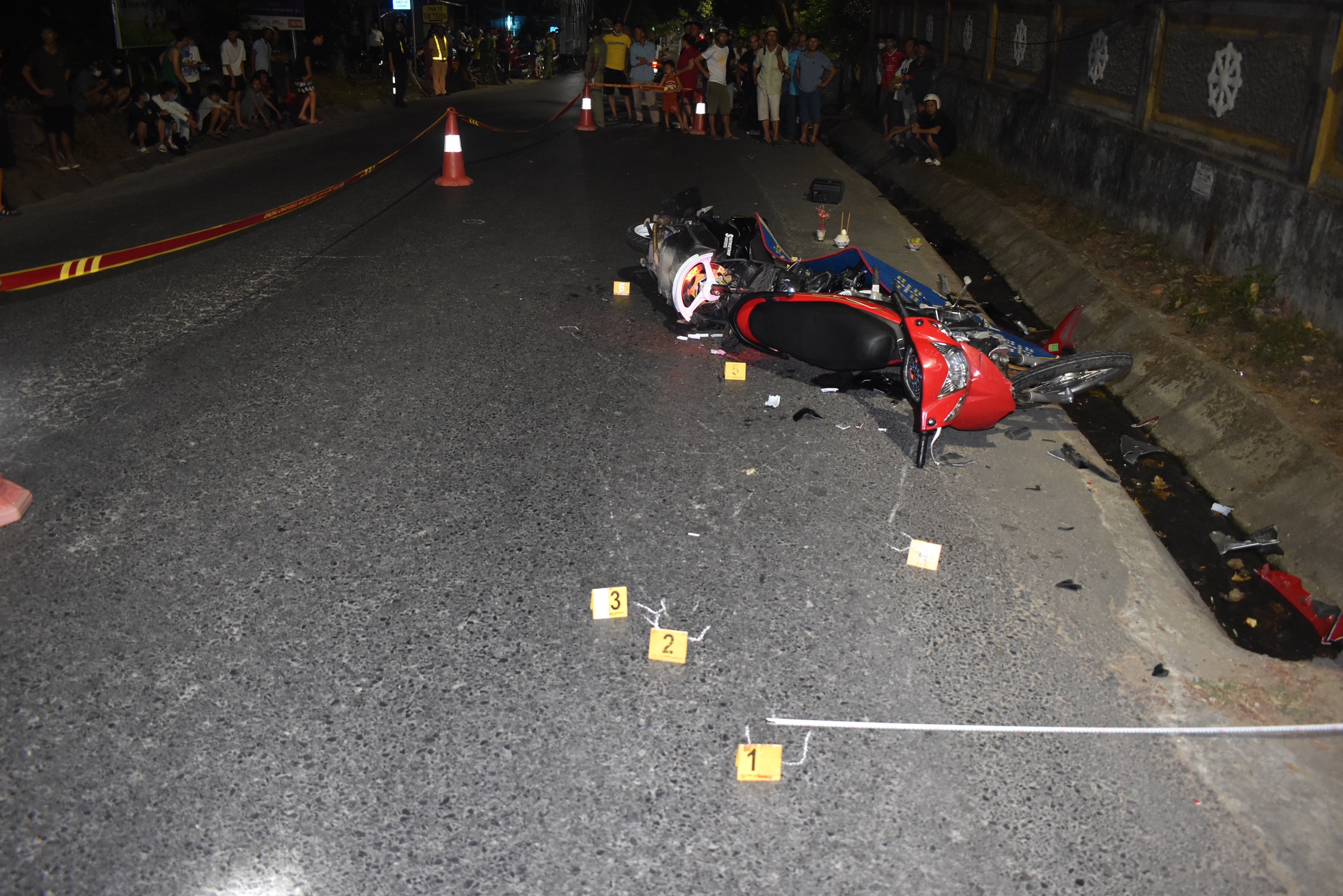 Giao xe cho con không có bằng lái gây tai nạn chết người, mẹ bị khởi tố