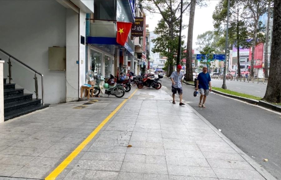 TP.HCM thí điểm thu phí cho thuê vỉa hè ở 11 tuyến đường Quận 1