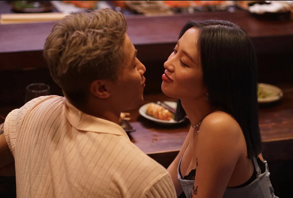 Bán được 4 vé/ngày, phim 18+ có Jun Vũ rút khỏi rạp