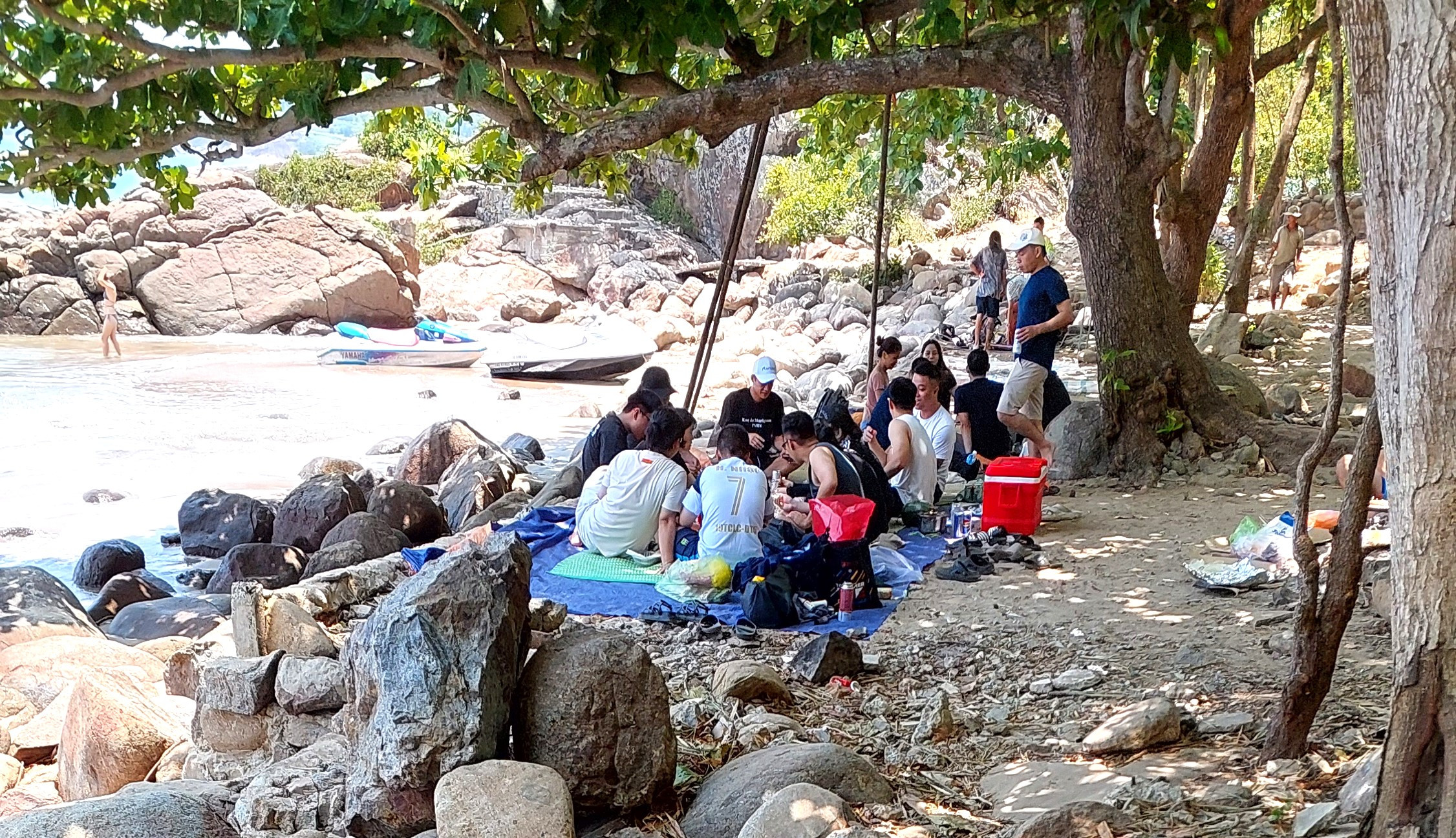 Đà Nẵng: Loạt điểm du lịch 'chui' vẫn ngang nhiên hoạt động dọc bán đảo Sơn Trà 