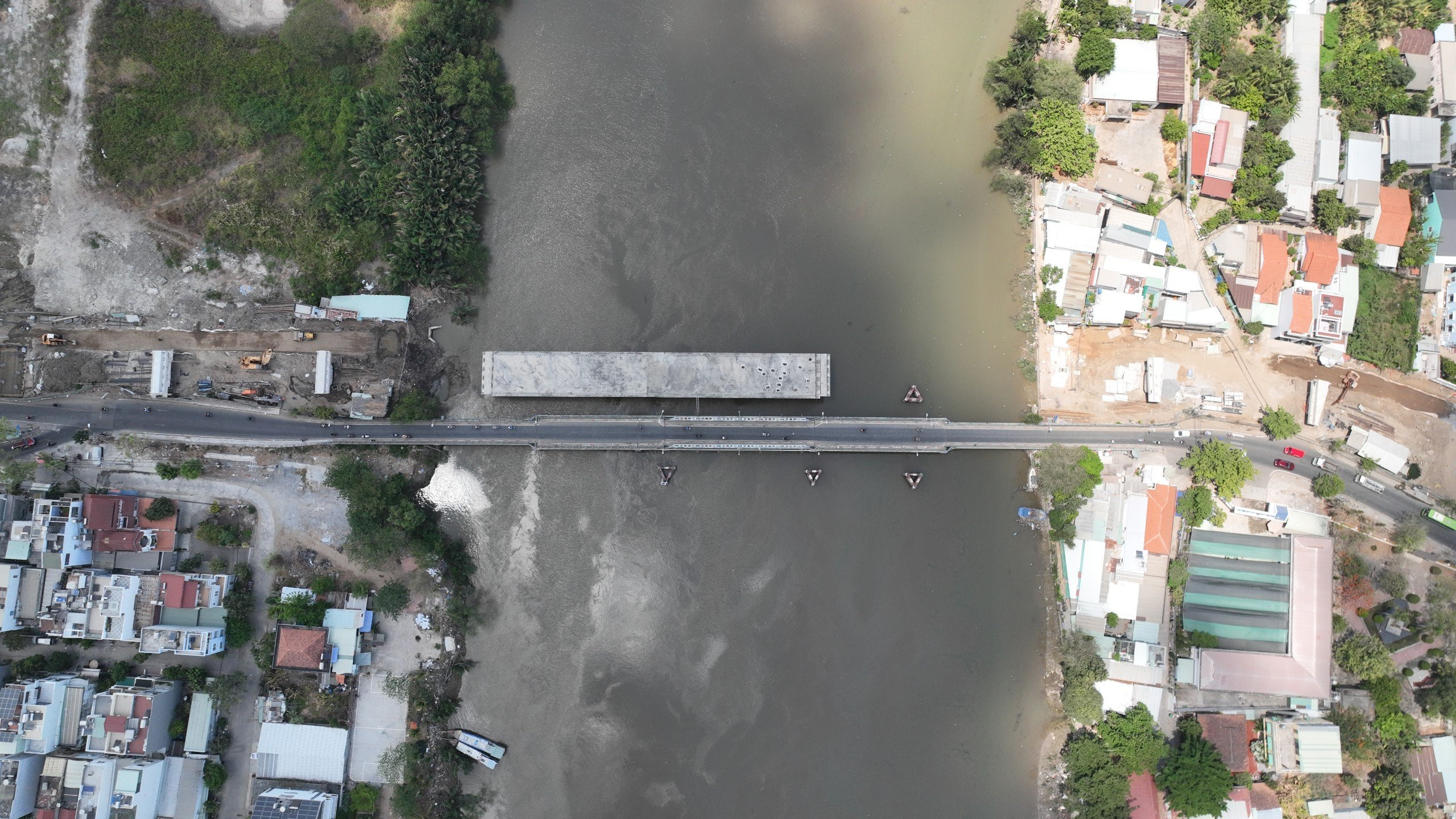 Cận cảnh 2 cây cầu huyết mạch ở TP.HCM dự kiến thông xe cuối năm 2024