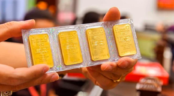 Phải chặn ngay giá vàng đang tăng điên loạn để không gây hệ lụy kinh tế