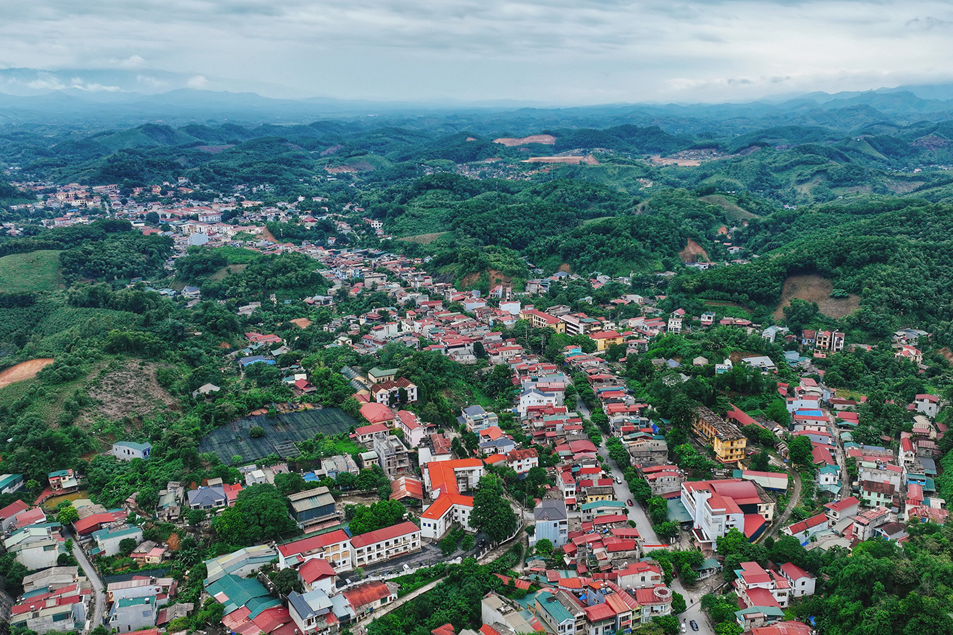 Yêu cầu nghiên cứu bỏ cấp huyện, sáp nhập một số tỉnh thành