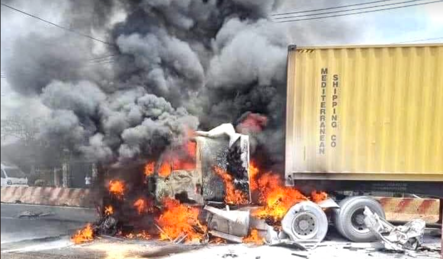 Bình Phước: Xe container tông xe khách, nhiều người bị thương