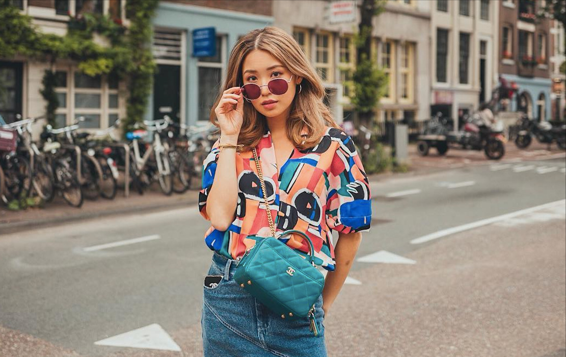 Lưu ý diện đồ họa tiết ưng mắt mà không sến súa trong mùa hè