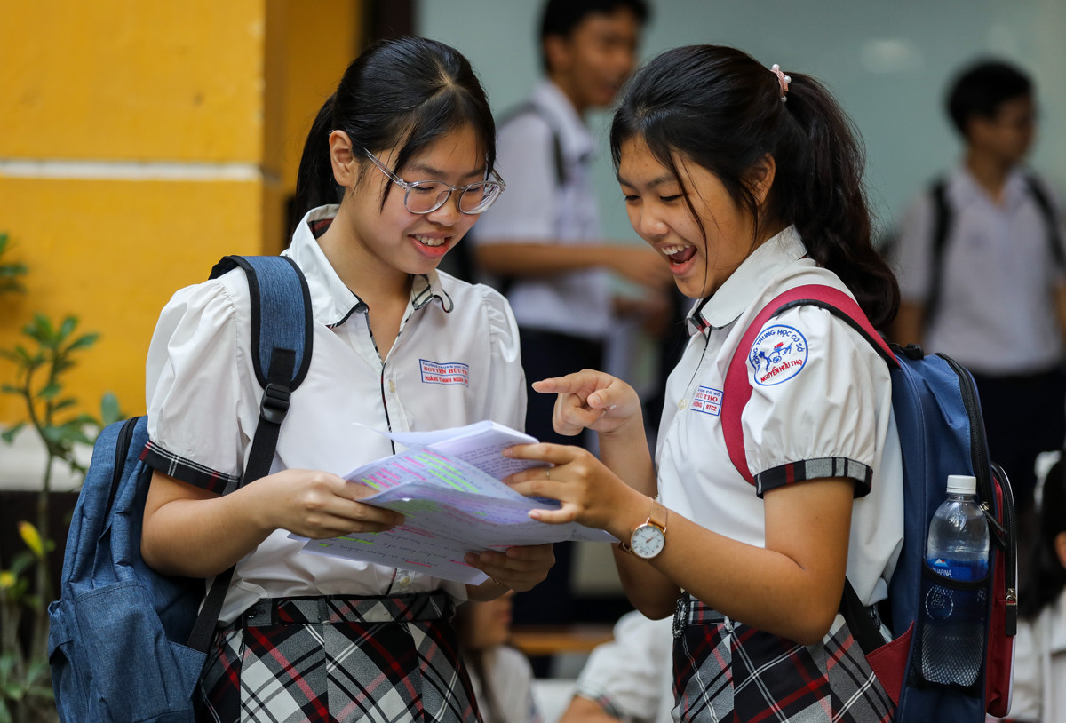 Điểm chuẩn lớp 10 chuyên Khoa học Tự nhiên cao hơn năm ngoái 