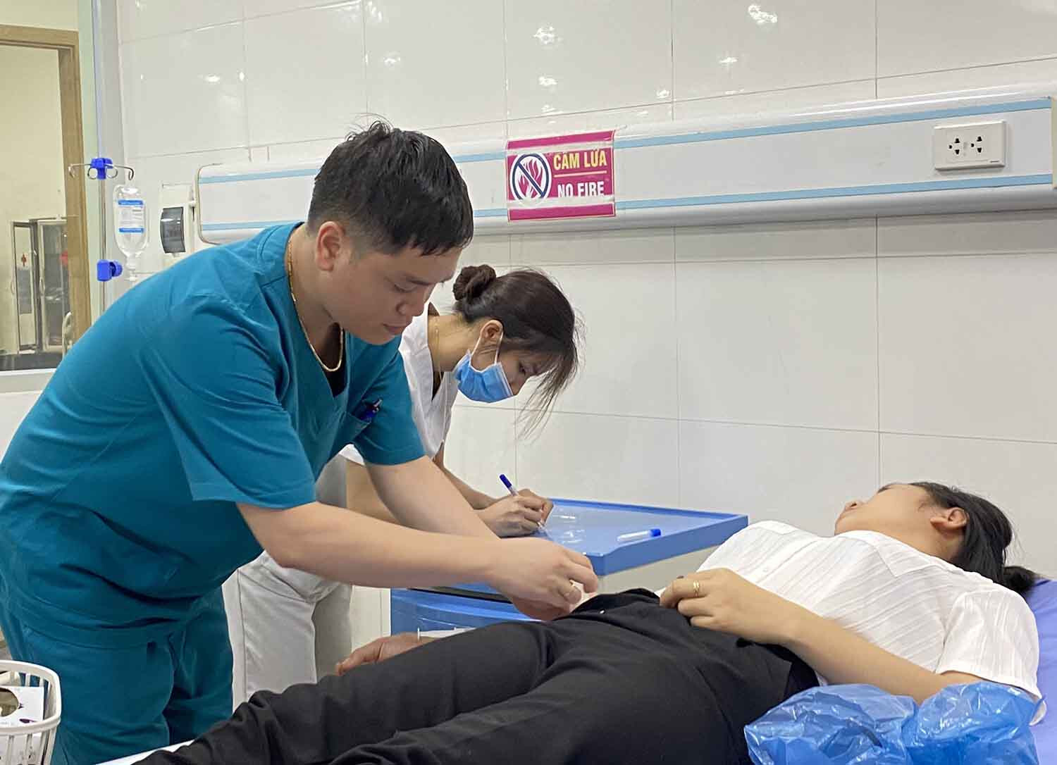 Tập trung mọi nguồn lực điều trị cho 363 công nhân nghi ngộ độc ở Vĩnh Phúc