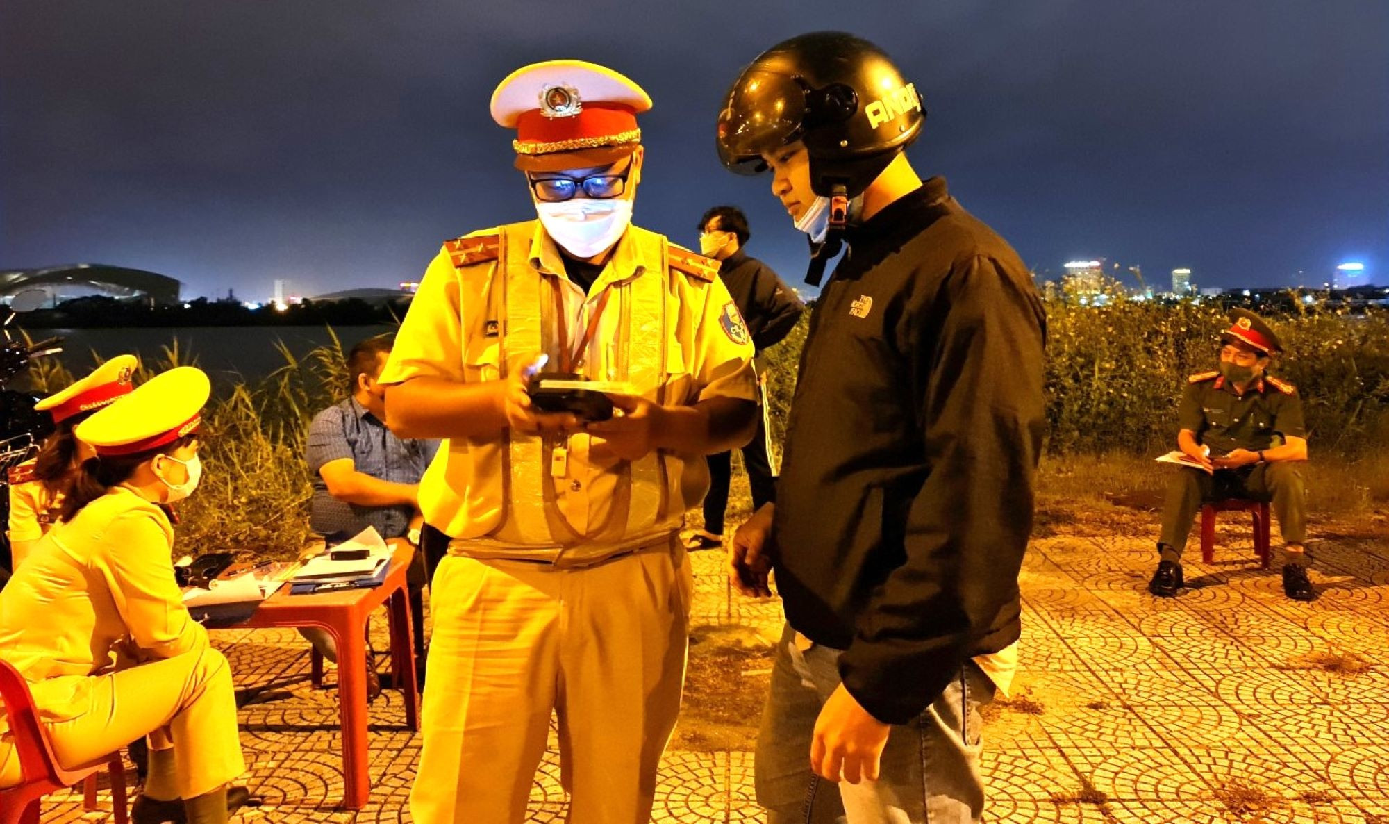 Vi phạm trong thời gian bị tước GPLX có bị xử phạt thêm không?