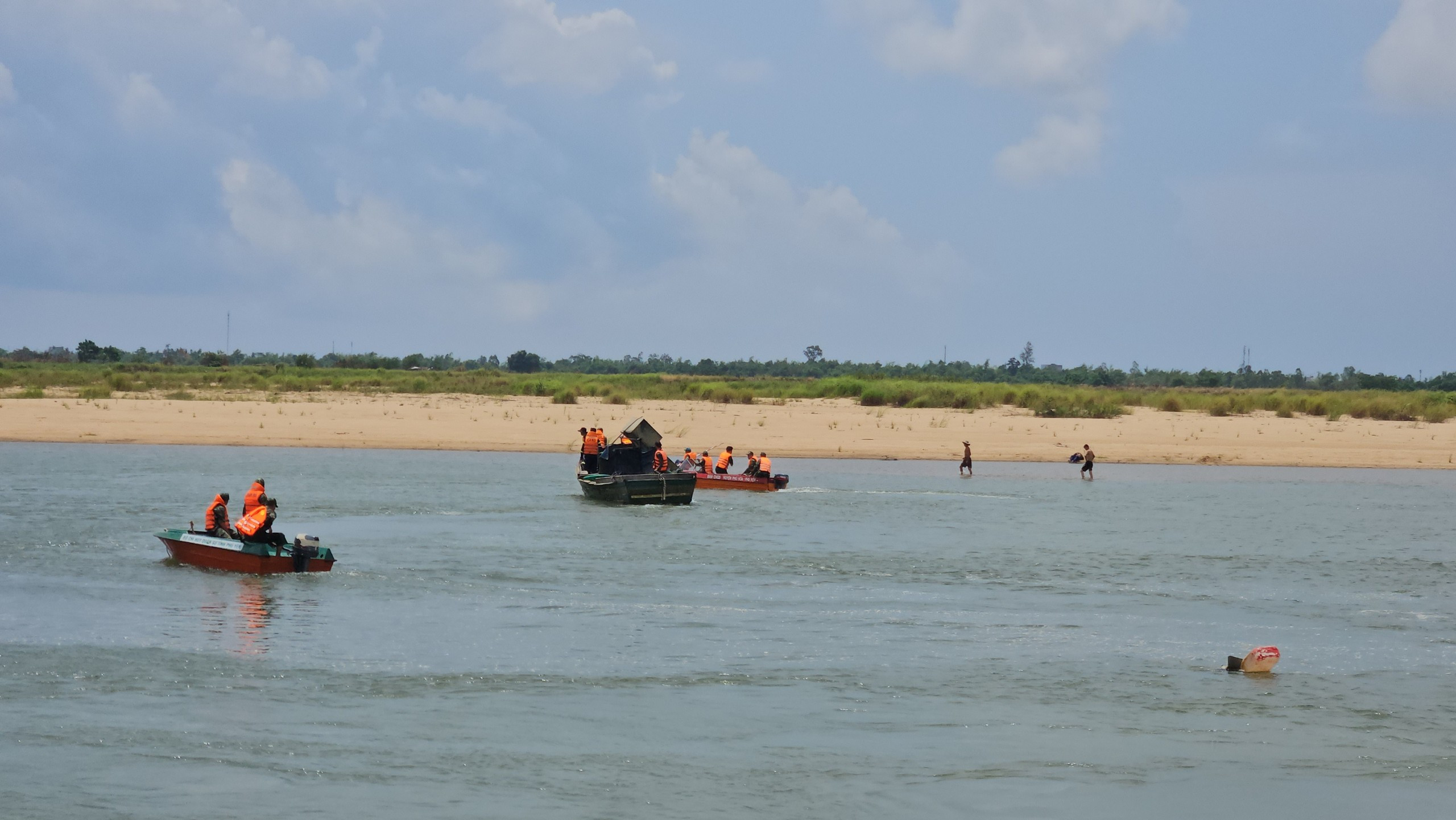 Lật ghe trên sông khiến 2 người mất tích tại Phú Yên: Đã tìm thấy 1 nạn nhân