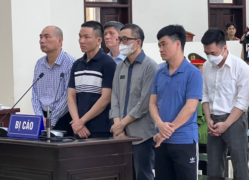 Mẹ Phan Quốc Việt nói lấy 1.000 cây vàng hồi môn cho con vay dựng công ty