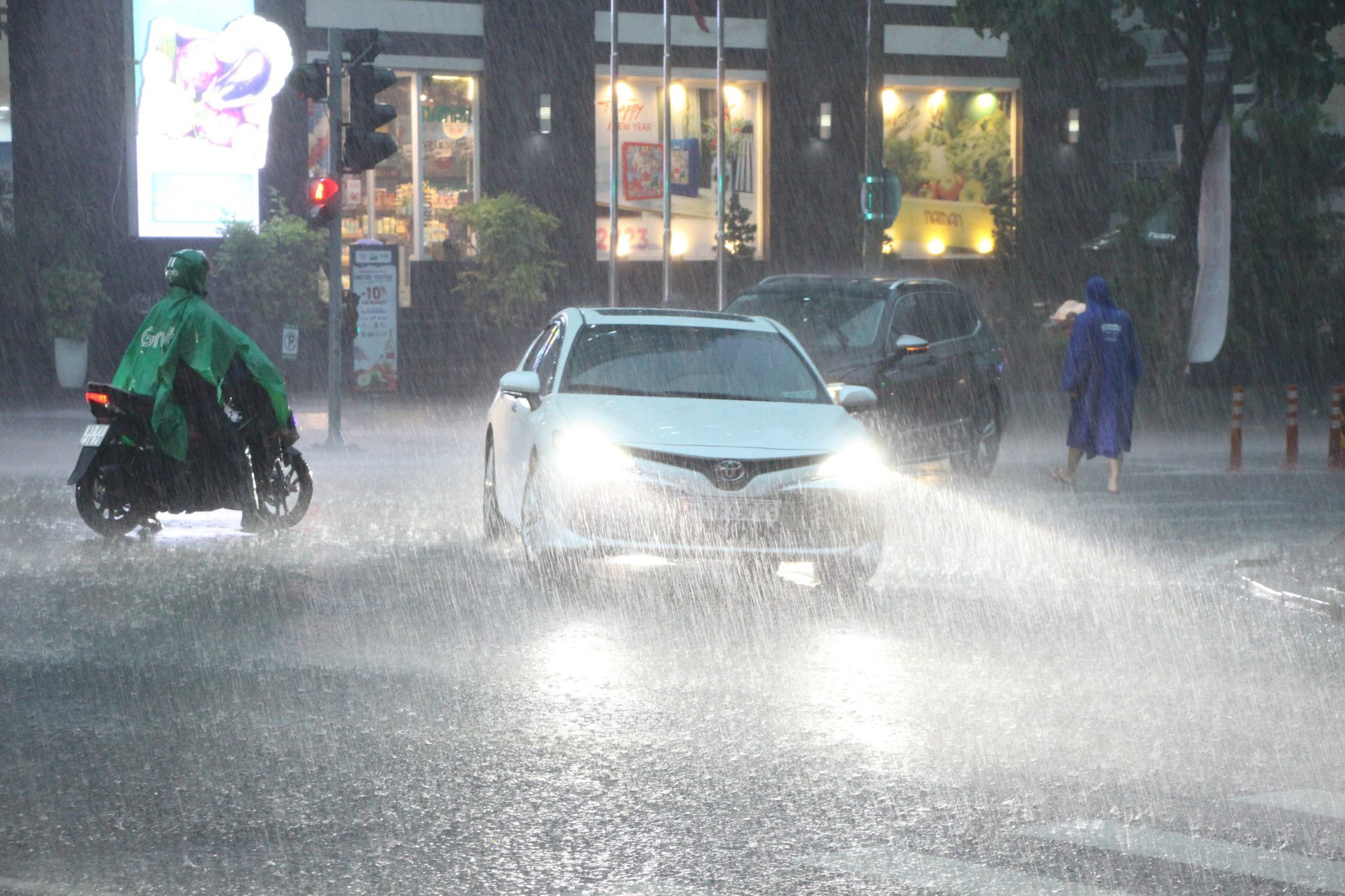 Dự báo thời tiết 10 ngày từ đêm 17/5 đến 27/5 ở TP.HCM và Nam Bộ