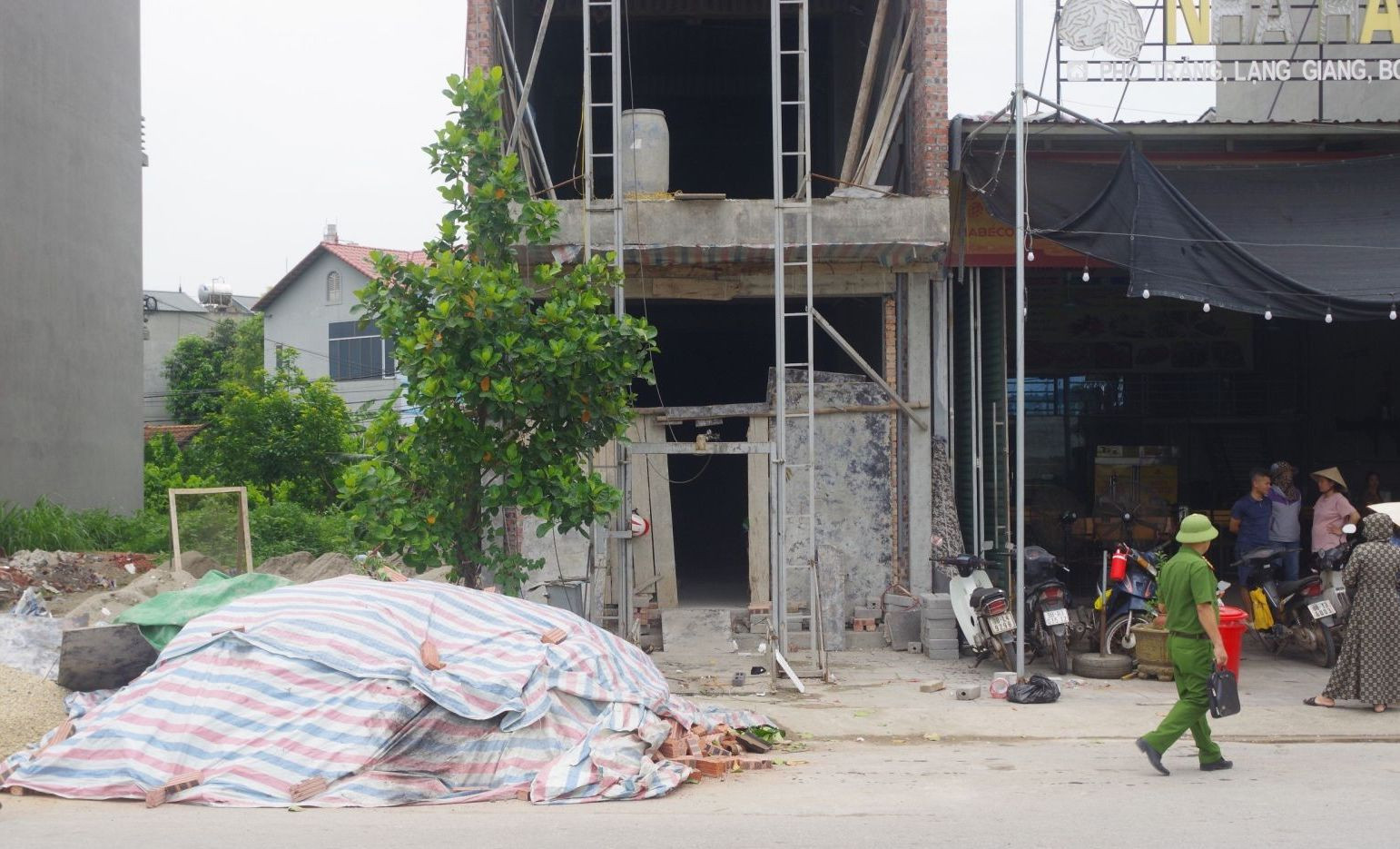 Rơi thang máy ở Bắc Giang, 7 người bị thương