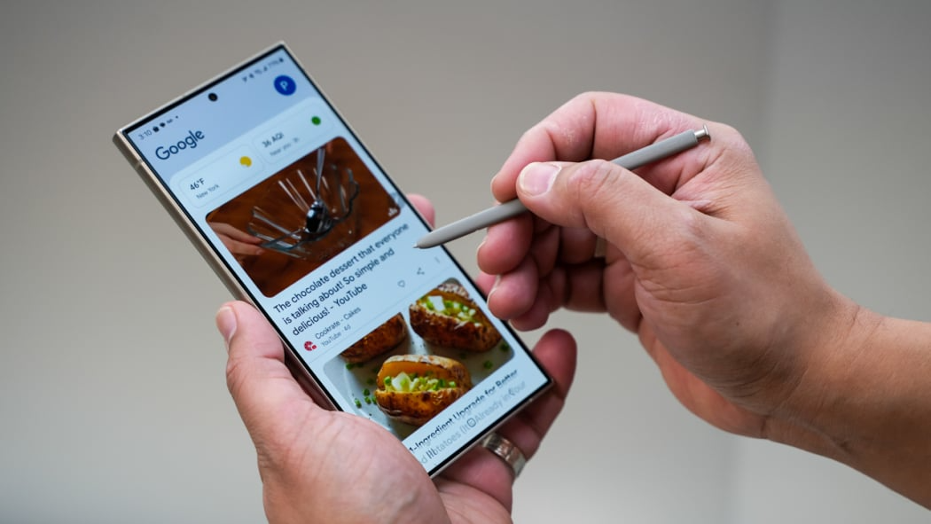 Không hối hận khi chuyển từ iPhone 15 Pro Max sang Galaxy S24 Ultra