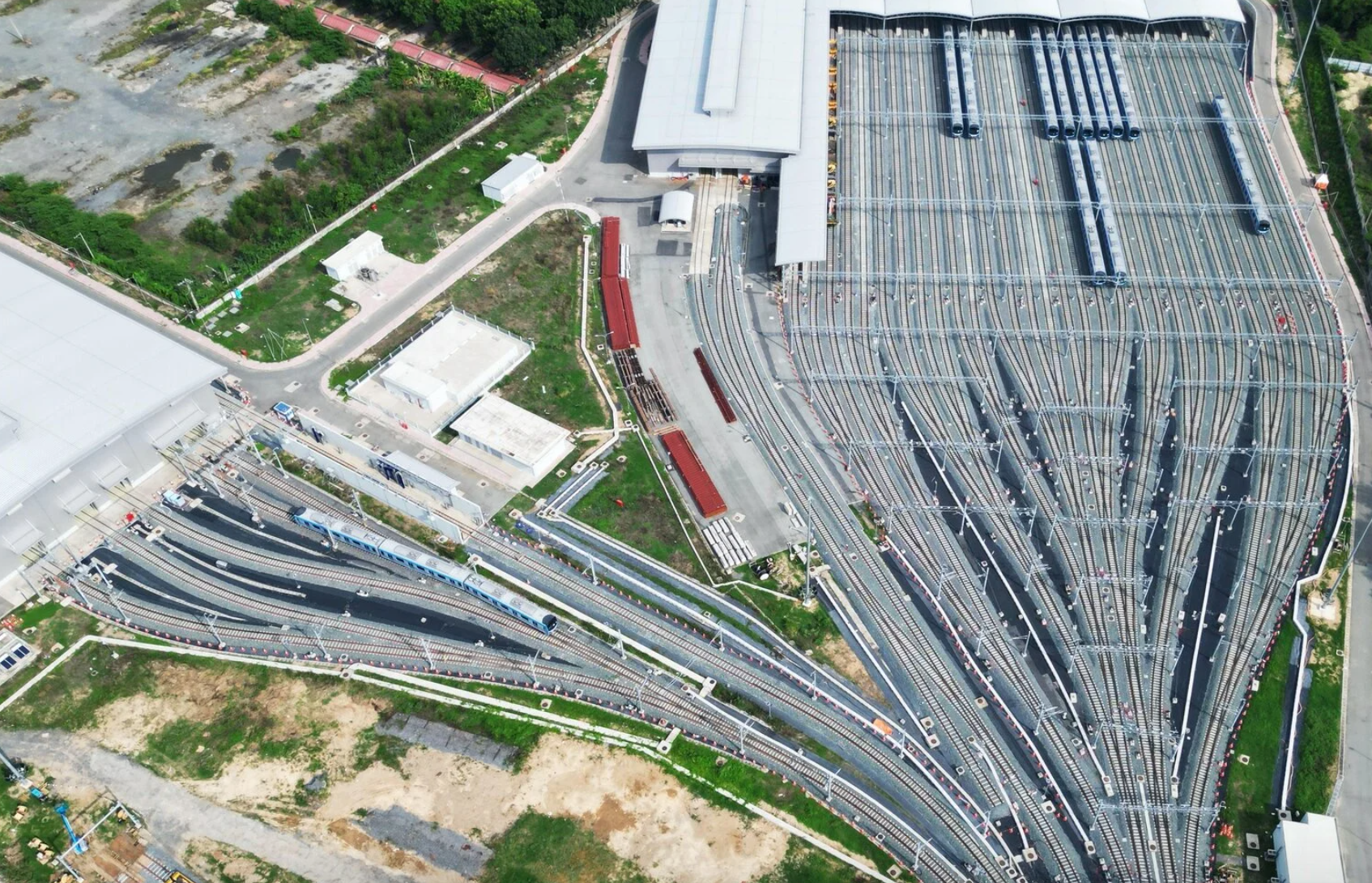 Cận cảnh trung tâm điều khiển, bãi đỗ tàu Metro hiện đại nhất Việt Nam